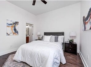 5 soverom, skrivebord, strykejern/-brett og wi-fi (inkludert)