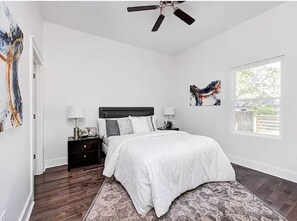 5 habitaciones, escritorio, tabla de planchar con plancha y wifi gratis 