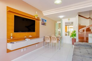 Departamento | Área de sala de estar | Smart TV de 32 pulgadas con canales digitales y televisión 