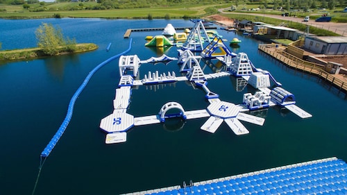 Idyllic 2 bedroom Canal facing Cottage in Hopwas