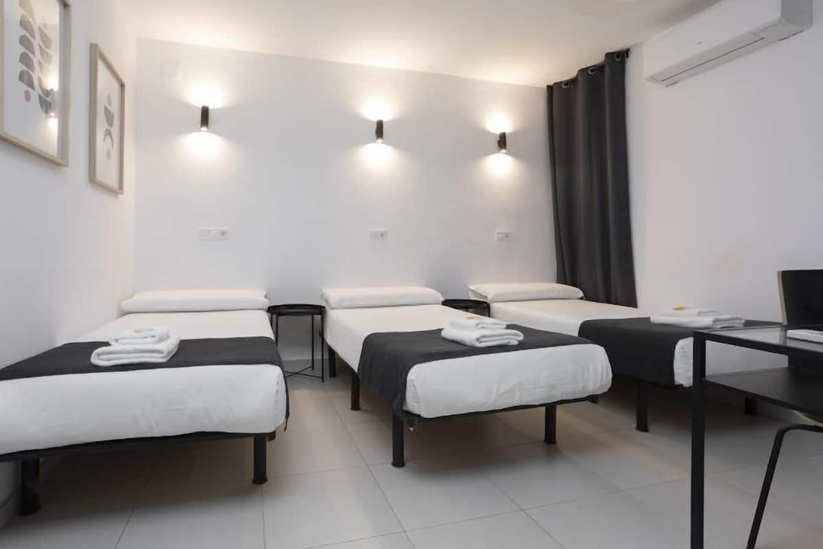 In-room safe, iron/ironing board, free WiFi, bed sheets