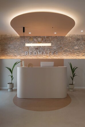 Reception - Hostal Bedmates (Barcelona)