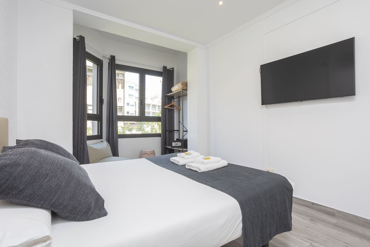 In-room safe, iron/ironing board, free WiFi, bed sheets