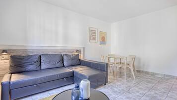 Appartement, uitzicht op stad | Een kluis op de kamer, een strijkplank/strijkijzer, gratis wifi