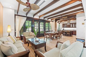 Smart TV, stereo - Hacienda Pinilla Amazing  Luxury Tropical Villa, Tamarindo (Tamarindo)