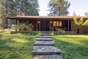 Exterior - Forest Ridge - Private Estate w/ Hot Tub and Sauna (Sebastopol)