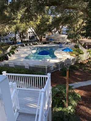 حمّام سباحة خارجي