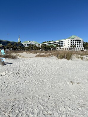 Property grounds - Spacious 3 bedroom Condo located on Westin Resort property, Hilton Head SC (Hilton Head Island)
