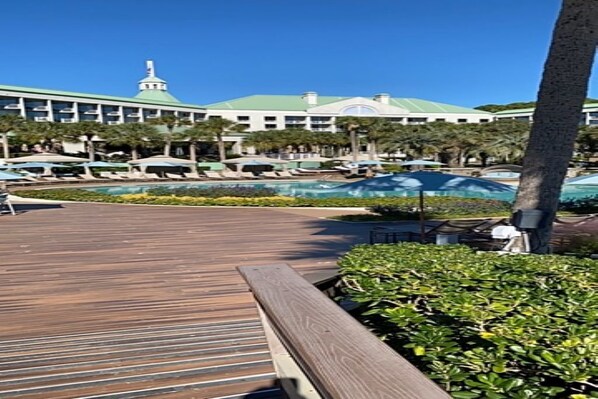 Outdoor pool - Spacious 3 bedroom Condo located on Westin Resort property, Hilton Head SC (Hilton Head Island)