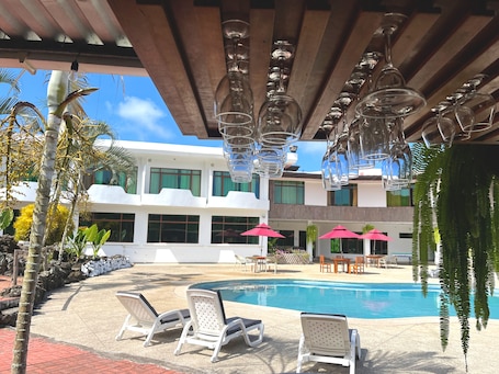 Outdoor pool. Hotel Galapagos Tortuga Bay