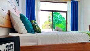 Deluxe Single Room | Bed sheets - Hotel Galapagos Tortuga Bay (Bella Vista)