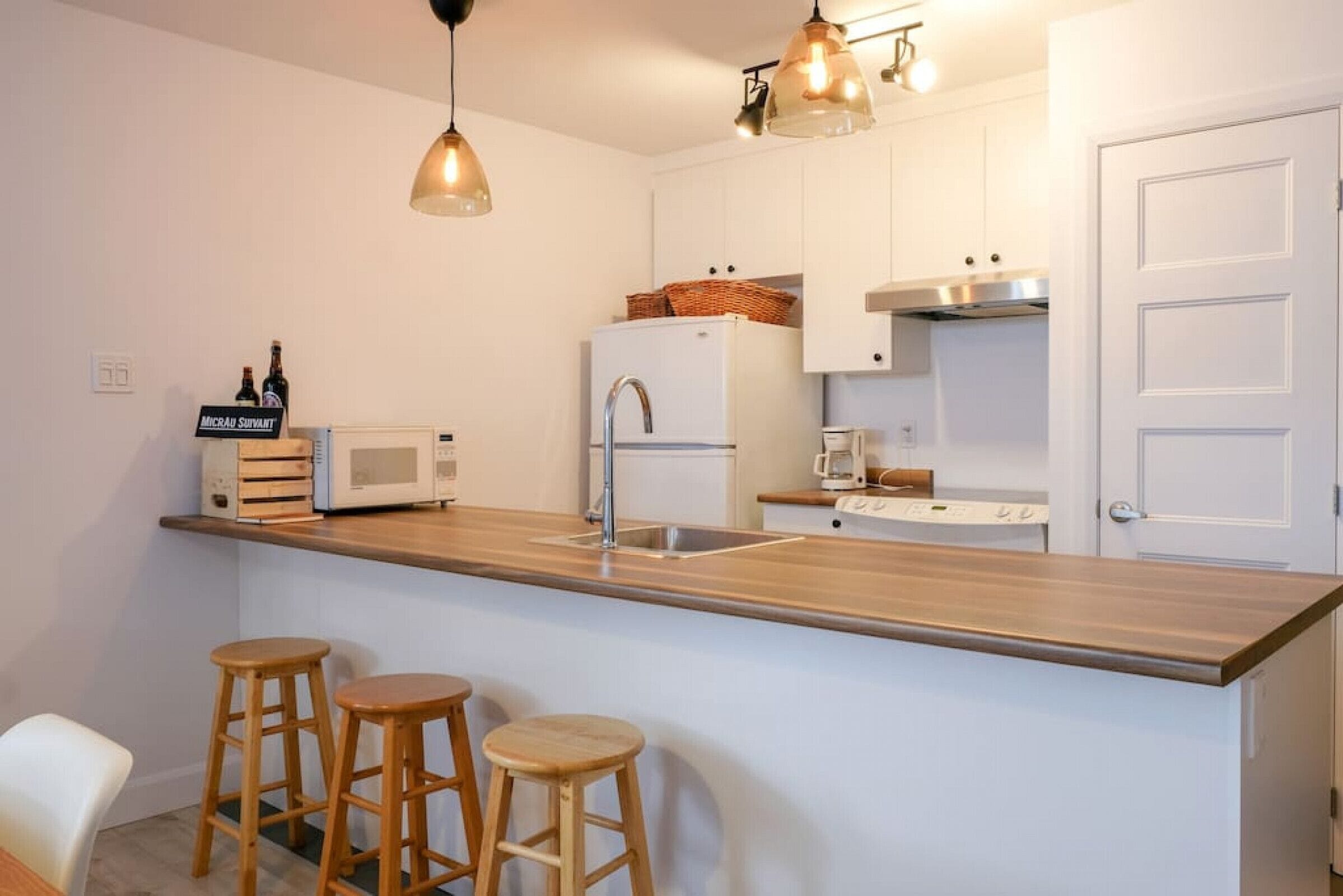 雪櫃、微波爐、焗爐、爐具