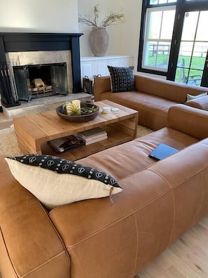 TV, fireplace, stereo