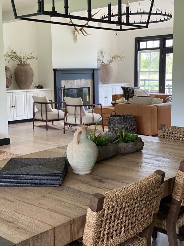 المنشأة من الداخل