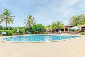 Outdoor pool - IM02 Apt 3 Suítes em Imbassaí (Mata de São João)