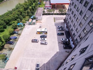 Property grounds - Vienna Hotel (Wanda Store of Guilin Municipal Government) (Guilin)