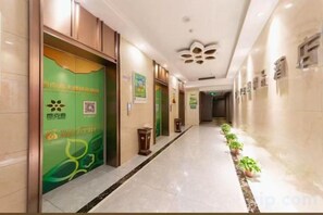 Interior - Leiketai Theme Hotel (Bengbu Railway Station Branch) (Bengbu)