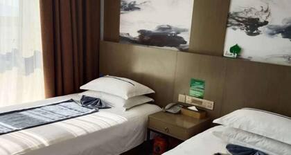 Leiketai Theme Hotel (Bengbu Railway Station Branch)