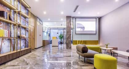 7 Days Inn (Rongchang Commercial Pedestrian Street)