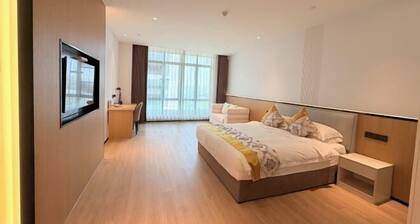 Sumahui Hotel (Suzhou East Railway Station Kechuang Center)