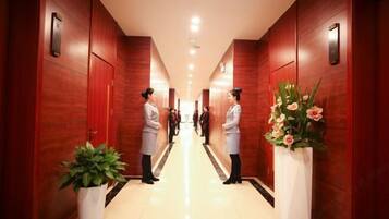 المنشأة من الداخل