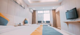 Orange Hotel