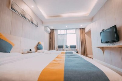 Orange Hotel