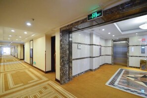 Interior - L. Road Grand Hotel (Lincang)