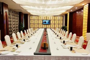 Restaurant - L. Road Grand Hotel (Lincang)