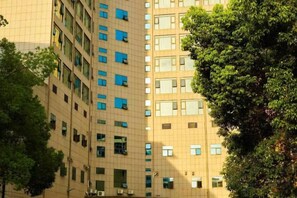 Unclassified image, 3 of 22, button - (Fuzhou)