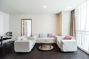 Table tennis - City Garden Hotel Chain (Chizhou Vocational College Xiushanmen Millennium Ancient City Building ) (Chizhou)