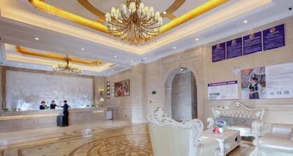 Vienna Hotel (Zunyi Xinpu Riyuexingcheng Branch)