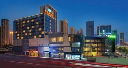 Vienna Hotel (Zunyi Xinpu Riyuexingcheng Branch)