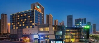 Vienna Hotel (Zunyi Xinpu Riyuexingcheng Branch)