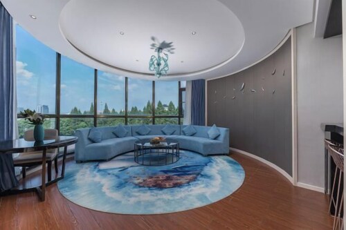 China Youth Hostel Landscape Garden Hotel (Suzhou Wujiang RT-Mart)