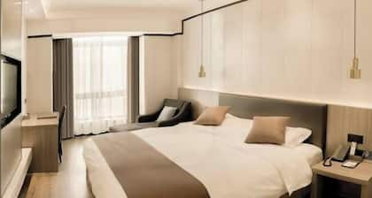 GYA Hotel (Yancheng Wengang Road High-speed Railway Station)