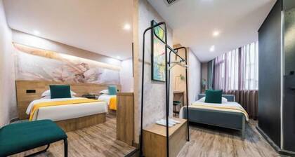 Leaf Time Art Hotel