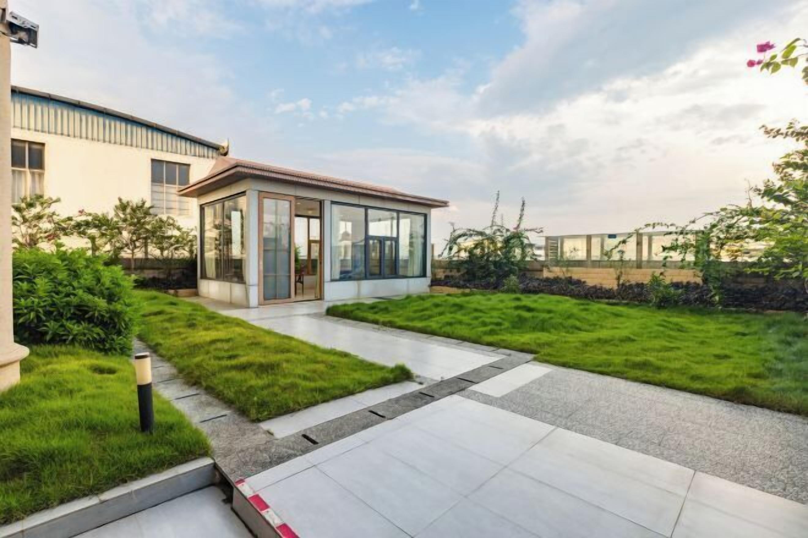 المنشأة من الخارج