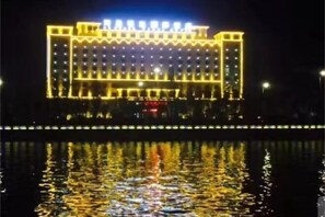 Exterior - He Huang Pearl Hotel (Linxia)