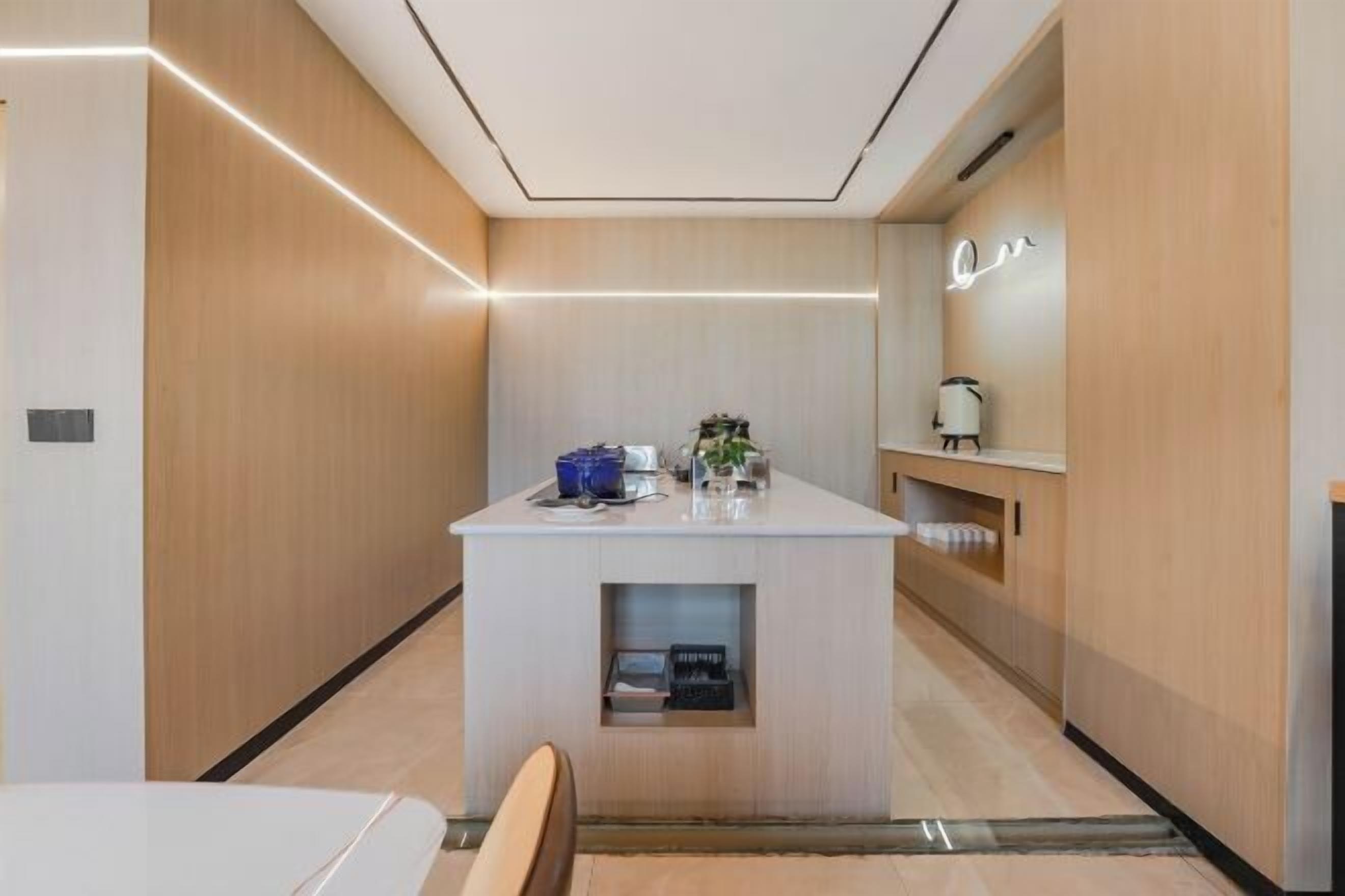 المنشأة من الداخل