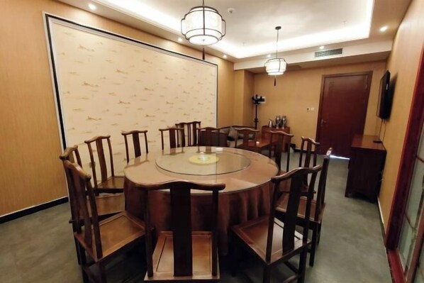 Meeting facility - Yixin Hotel (Emin)