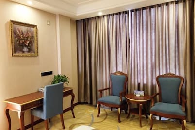 Yixin Hotel