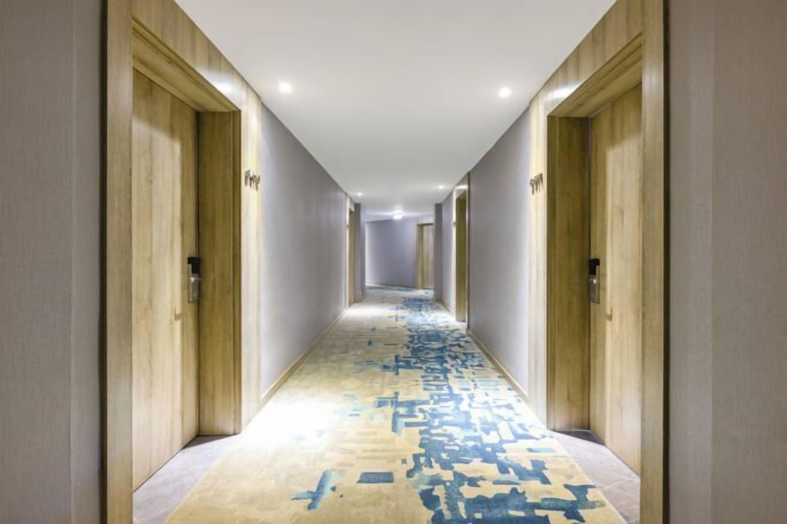 المنشأة من الداخل