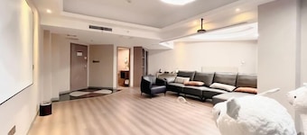 Xiangjun Hotel, Shuangfeng County