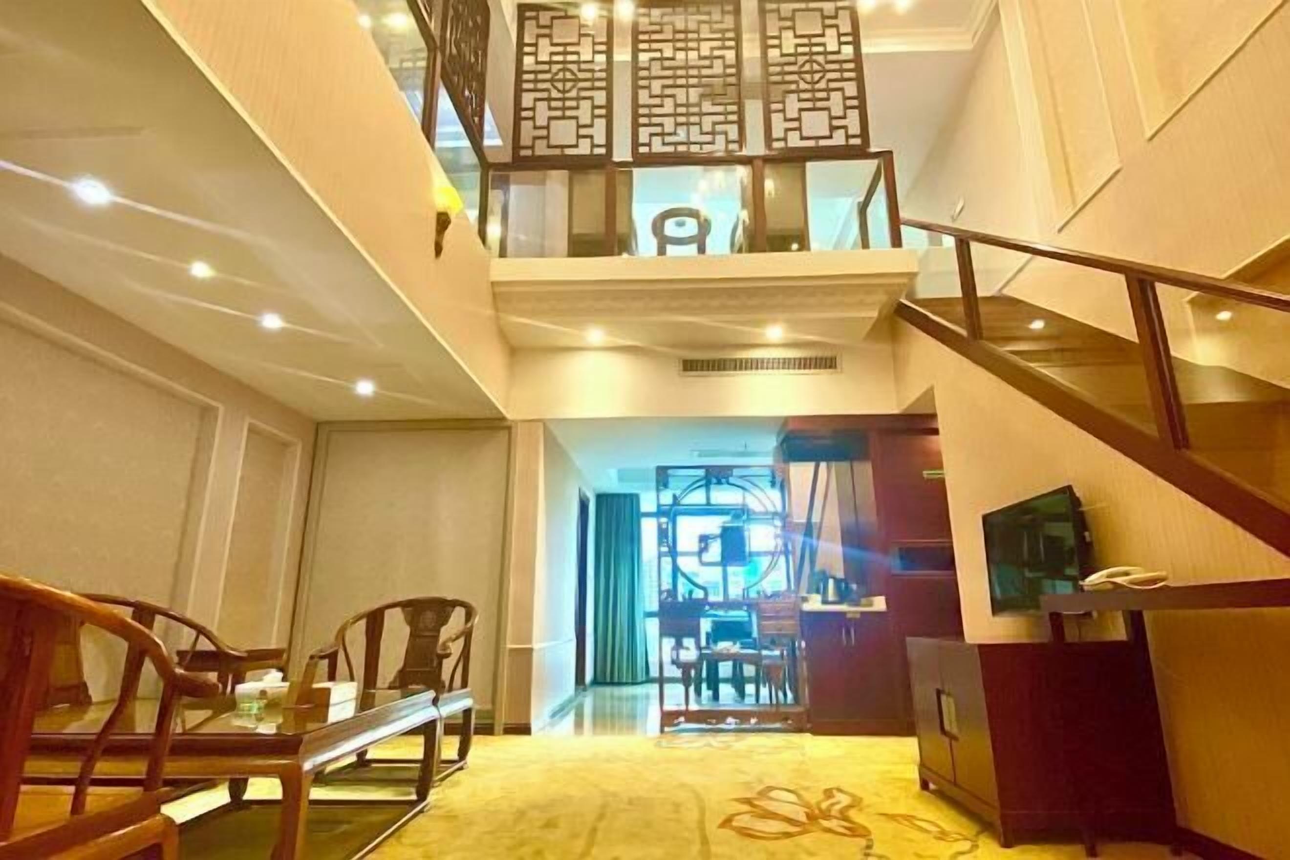 โต๊ะทำงาน, พื้นที่ทำงานแบบใช้แล็ปท็อป, Wi-Fi ฟรี