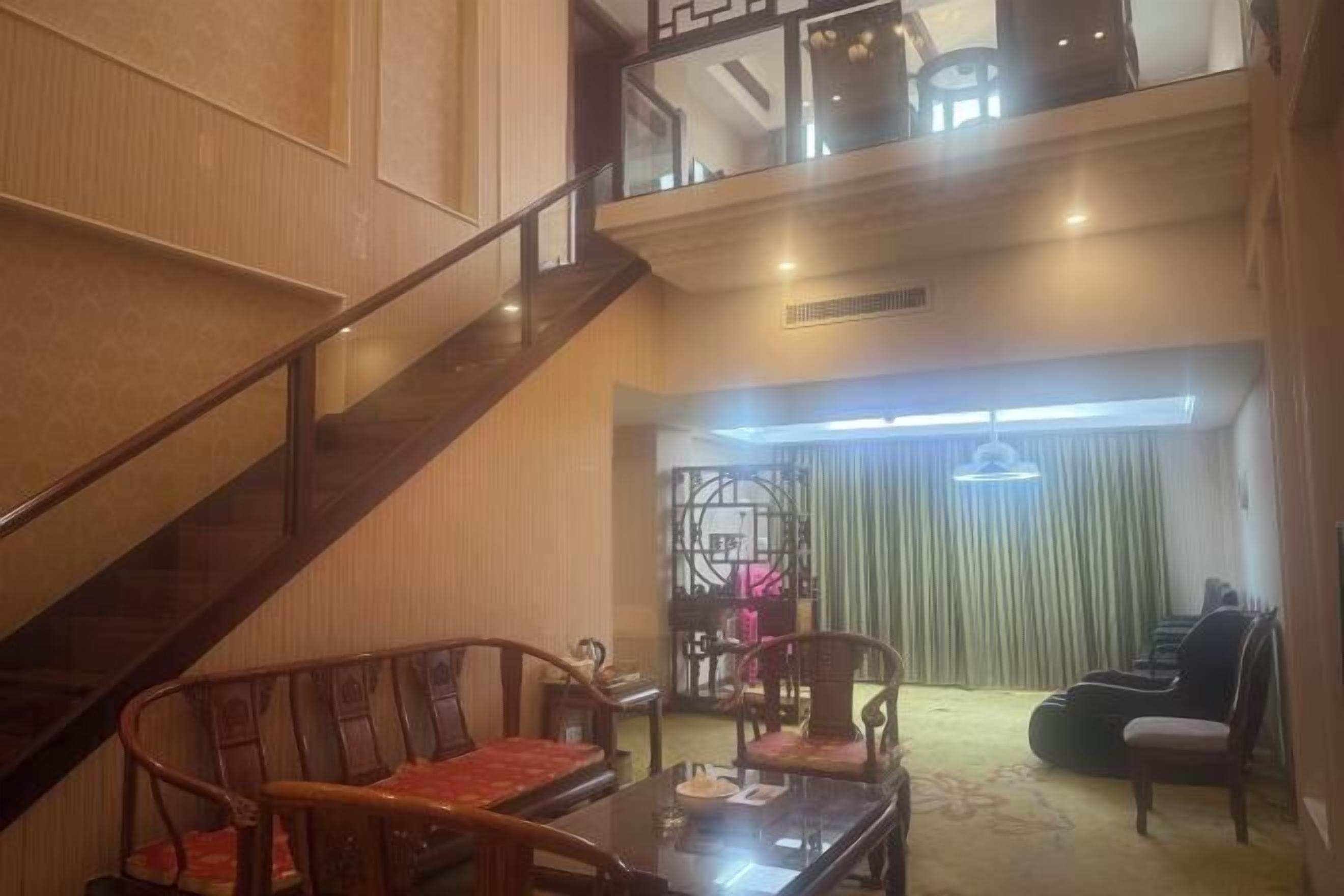 Escrivaninha, espaço de trabalho para notebook, Wi-Fi de cortesia