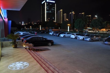 Jardines del alojamiento. GreenTree Inn (Yancheng Hongxing Meikailong Century Avenue)