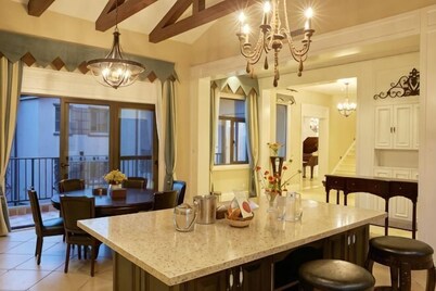 U-house Villa Hotel
