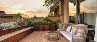 U-house Villa Hotel