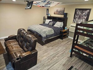 4 chambres, fer et planche à repasser, Wi-Fi, draps fournis